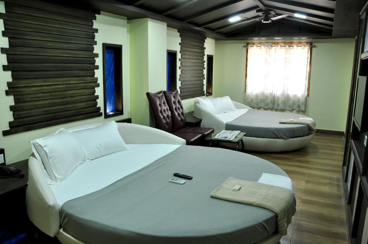 Hotel Anandhiram Heritage Karaikal Exterior foto