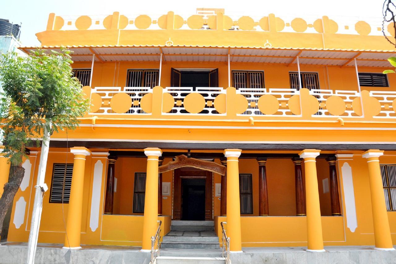 Hotel Anandhiram Heritage Karaikal Exterior foto